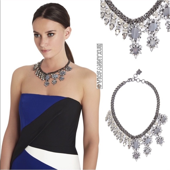 BCBGMAXAZRIA half-gemstone statement necklace - Picture 1 of 5